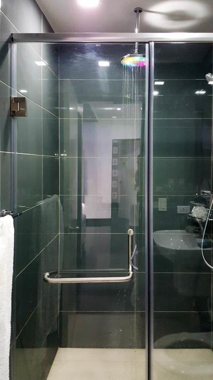 Modern Luxury Lower Penthouse Unit Manille Extérieur photo